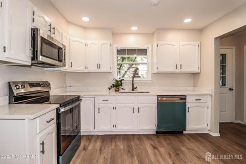 8 Benjamin Franklin Drive Monroe NJ 08831