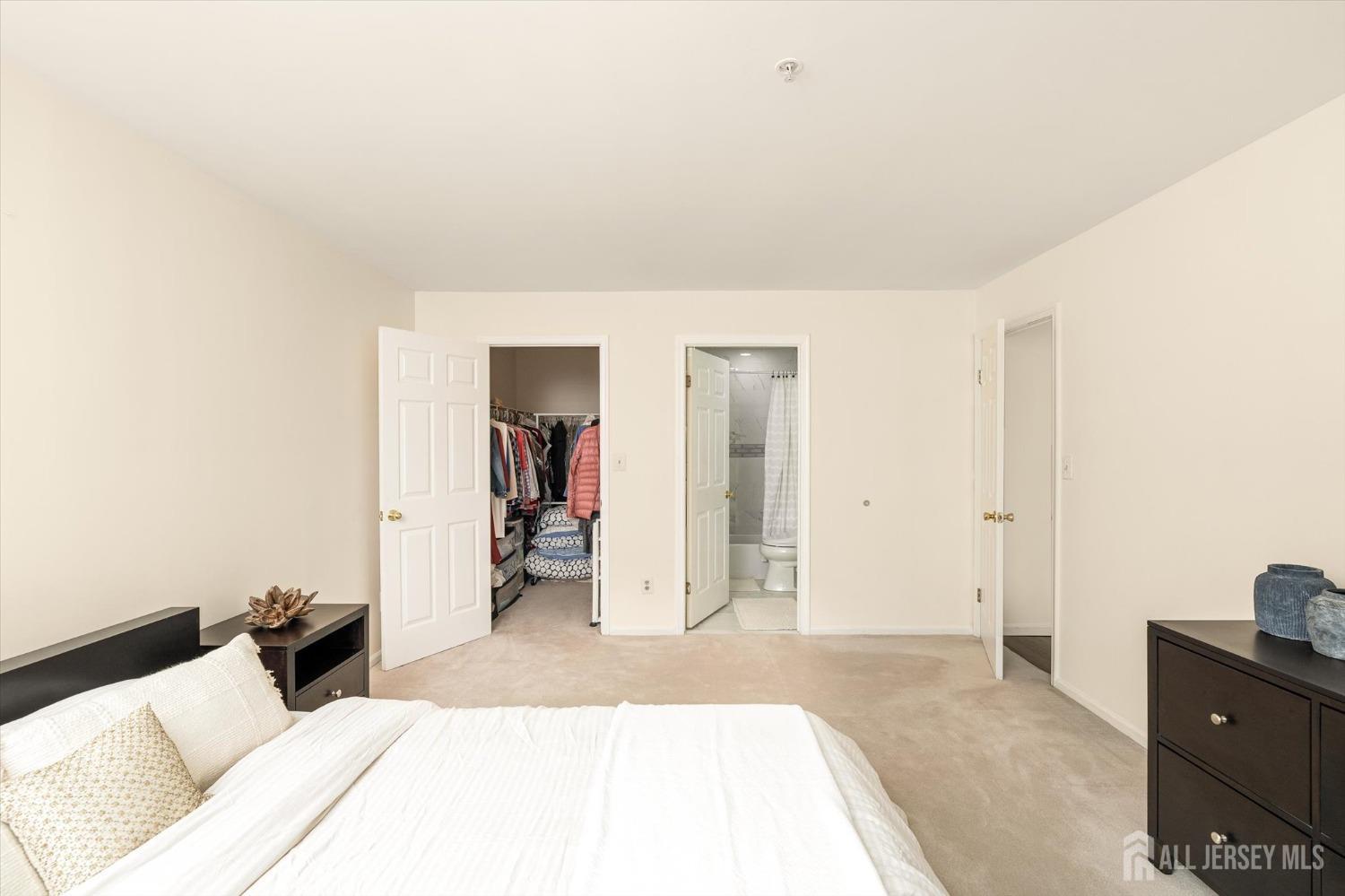 1125 Waterford Drive, Middlesex, New Jersey image 25