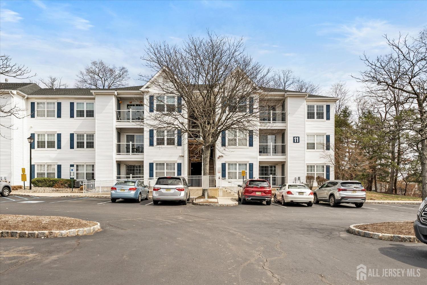 1125 Waterford Drive, Middlesex, New Jersey image 3
