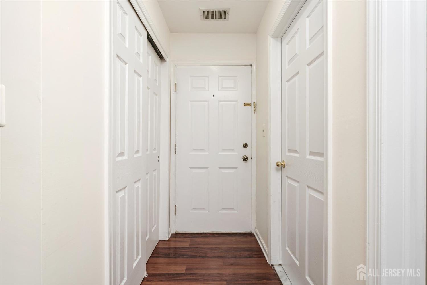 1125 Waterford Drive, Middlesex, New Jersey image 5