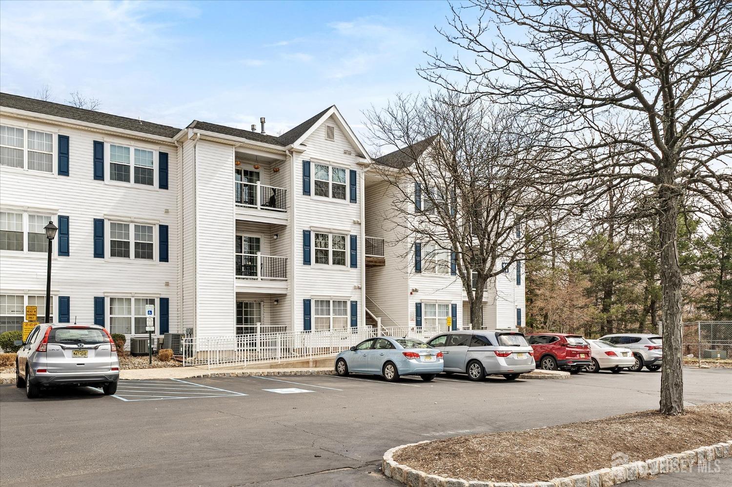 1125 Waterford Drive, Middlesex, New Jersey image 1