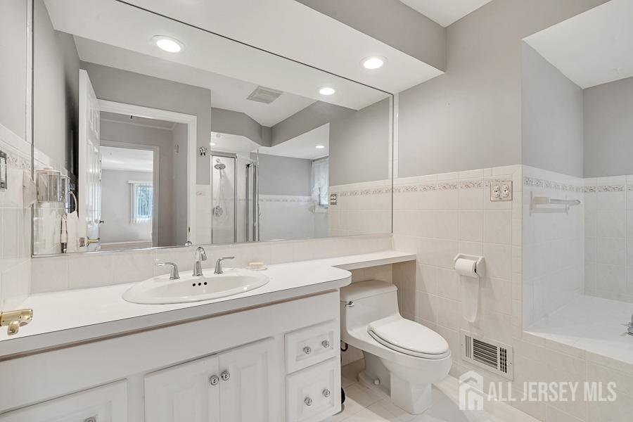 199 N Brook Drive, Milltown, New Jersey image 25