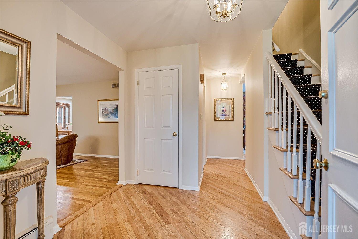 2 Dellview Drive, Edison, New Jersey image 10