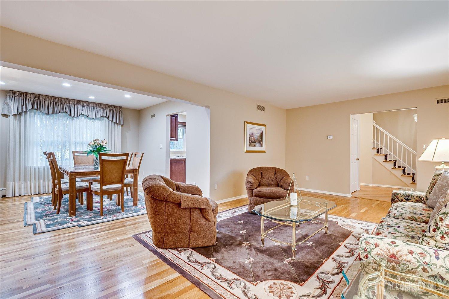 2 Dellview Drive, Edison, New Jersey image 15