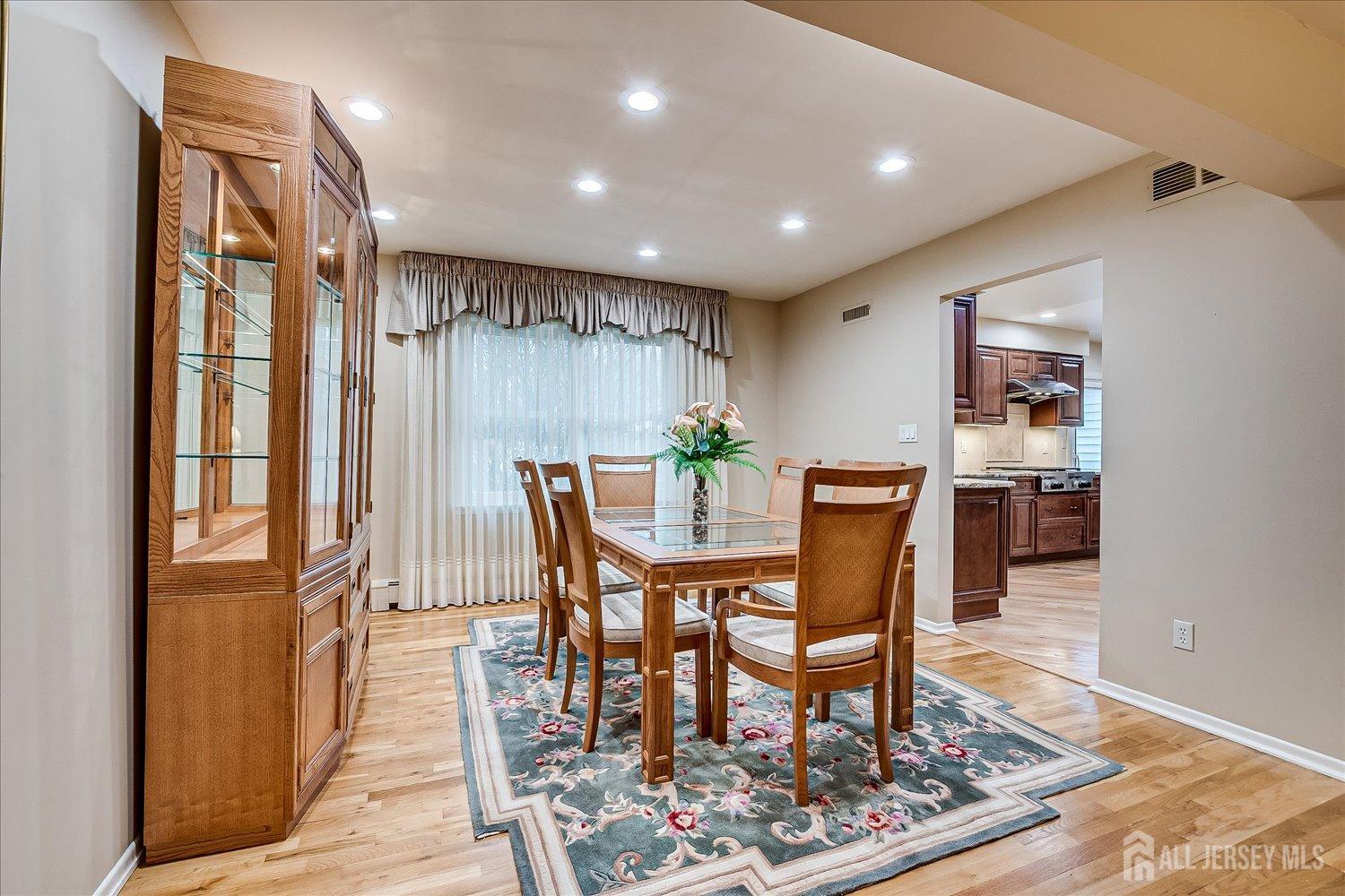 2 Dellview Drive, Edison, New Jersey image 16