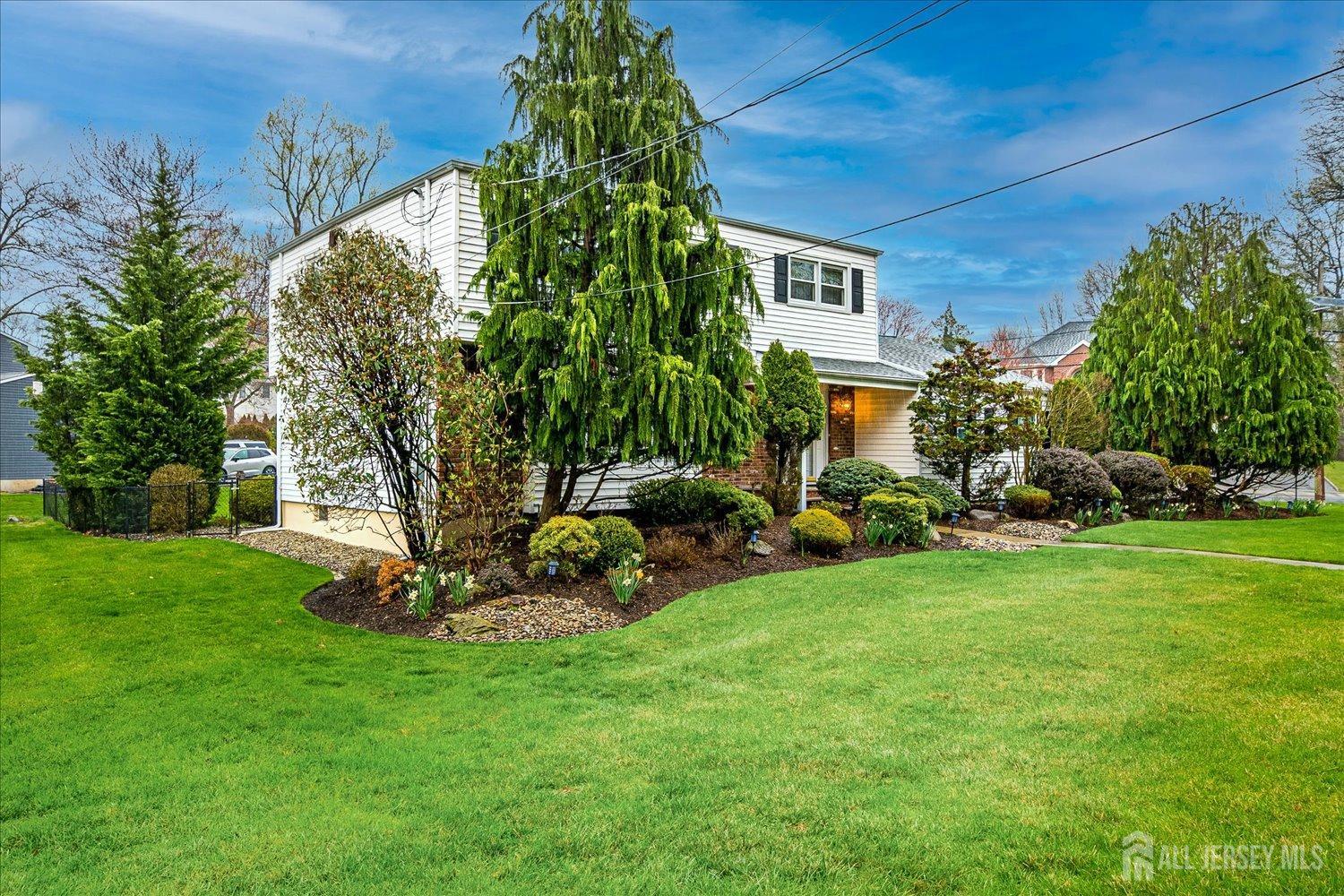 2 Dellview Drive, Edison, New Jersey image 4