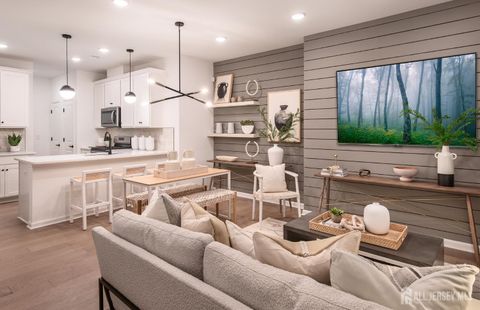 Condo For Sale - 914 E District Boulevard<br/> East Brunswick, NJ 08901