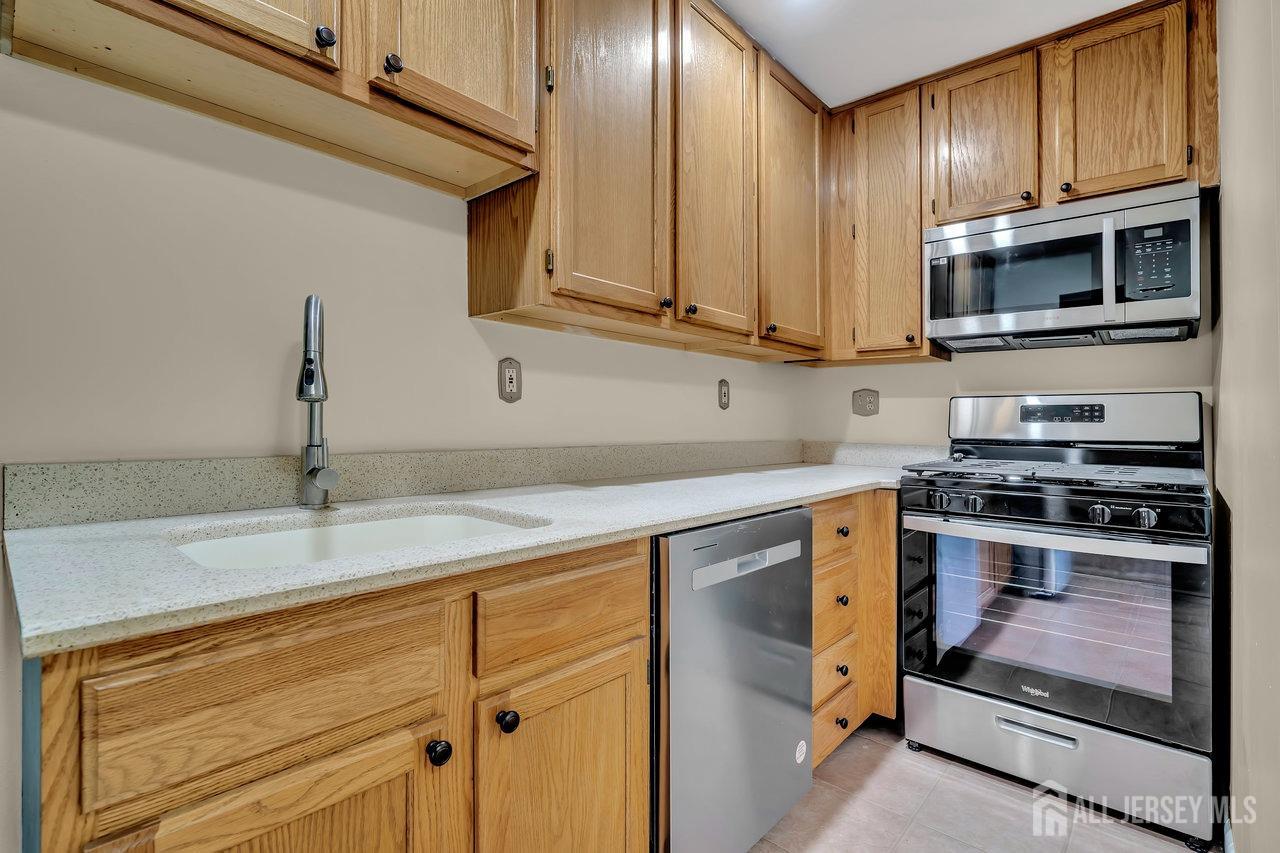 4517 Birchwood Court, North Brunswick, New Jersey image 9