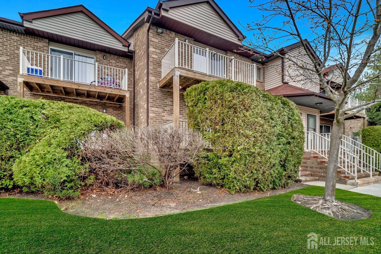 4517 Birchwood Court, North Brunswick, New Jersey image 2