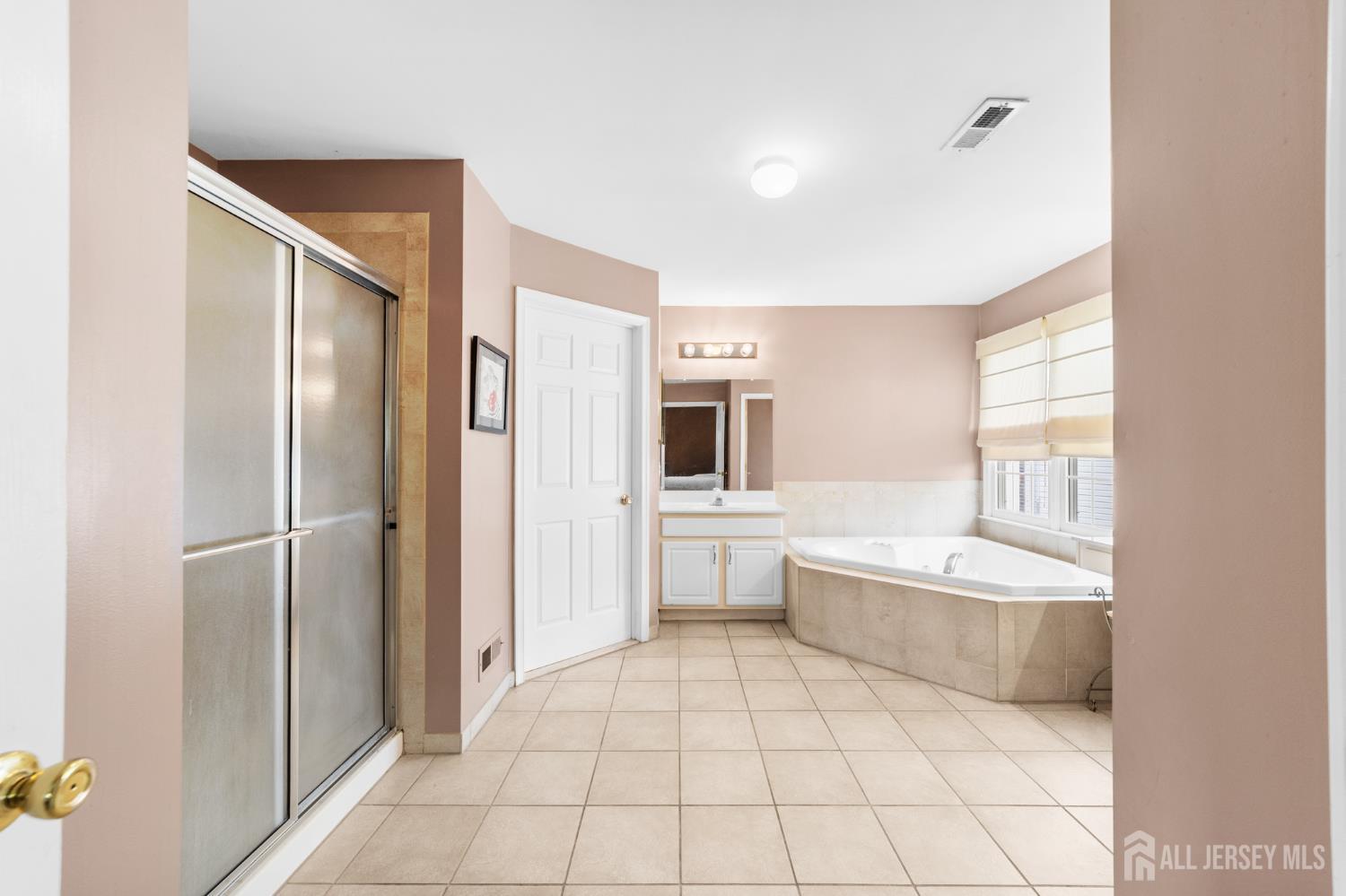 22 Sawgrass Drive, Mount Holly, New Jersey image 18