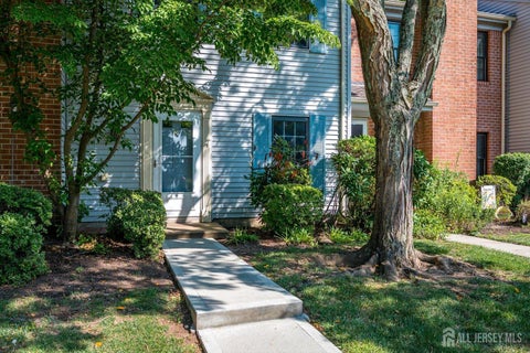 Condo For Sale - 5 Pear Tree Lane<br/> Franklin, NJ 08823