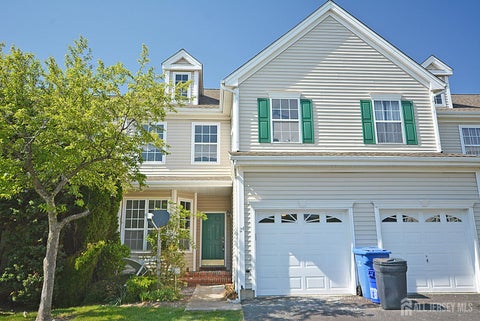 Condo For Sale - 24 Straton Court<br/> Middlesex County, Sayreville, NJ 08859