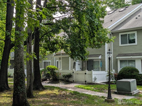 Condo For Sale - 51 Deerberry Lane<br/> Middlesex County, South Brunswick, NJ 08852
