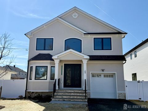 Homes For Sale - 46 Foyer Street<br/> Edison, NJ 08817