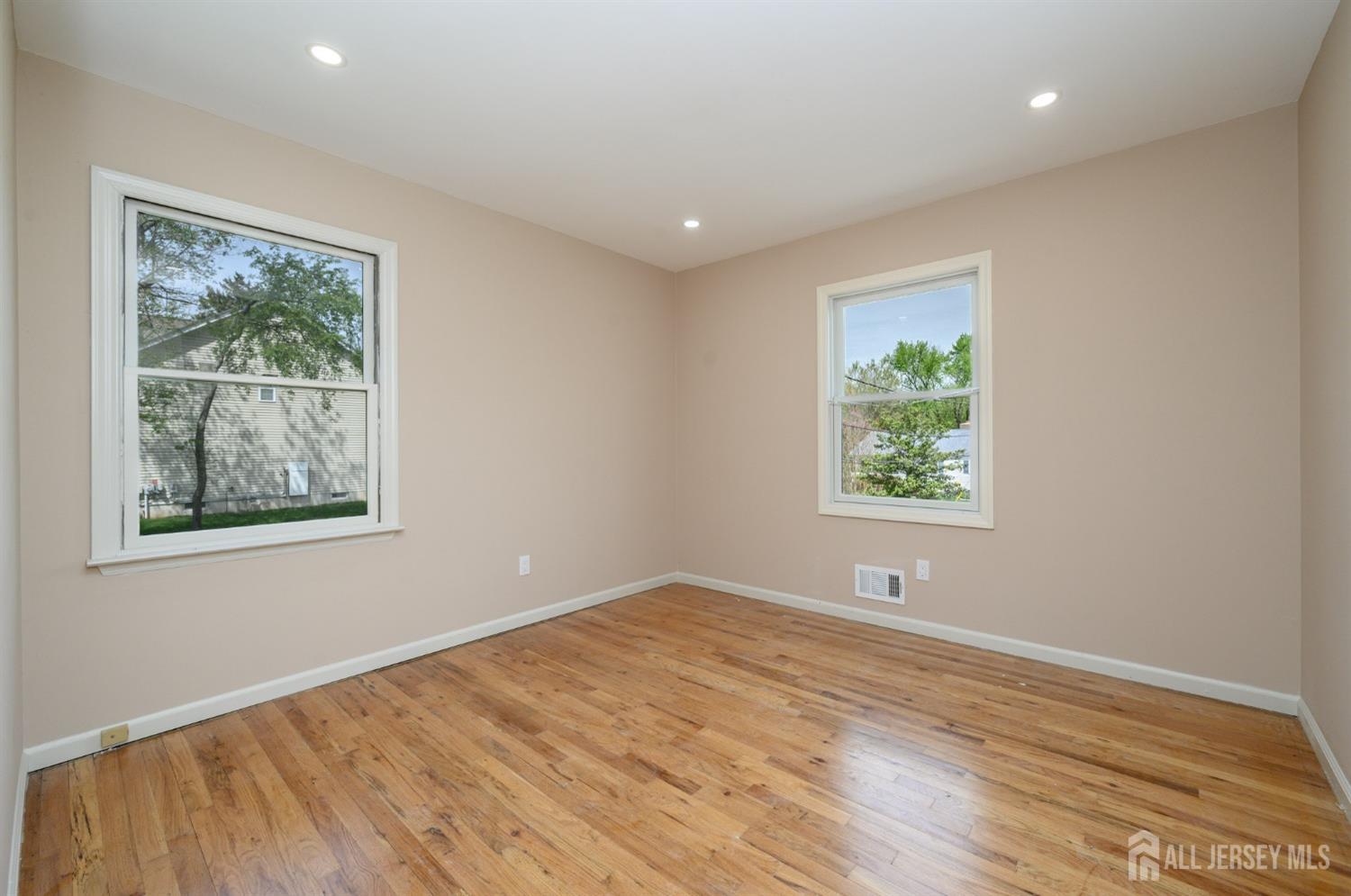 318 Sunnyside Terrace, Bridgewater, New Jersey image 14