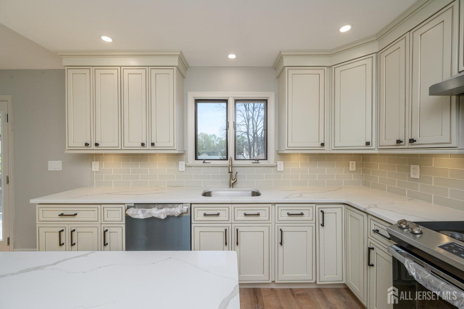318 Sunnyside Terrace, Bridgewater, New Jersey image 9