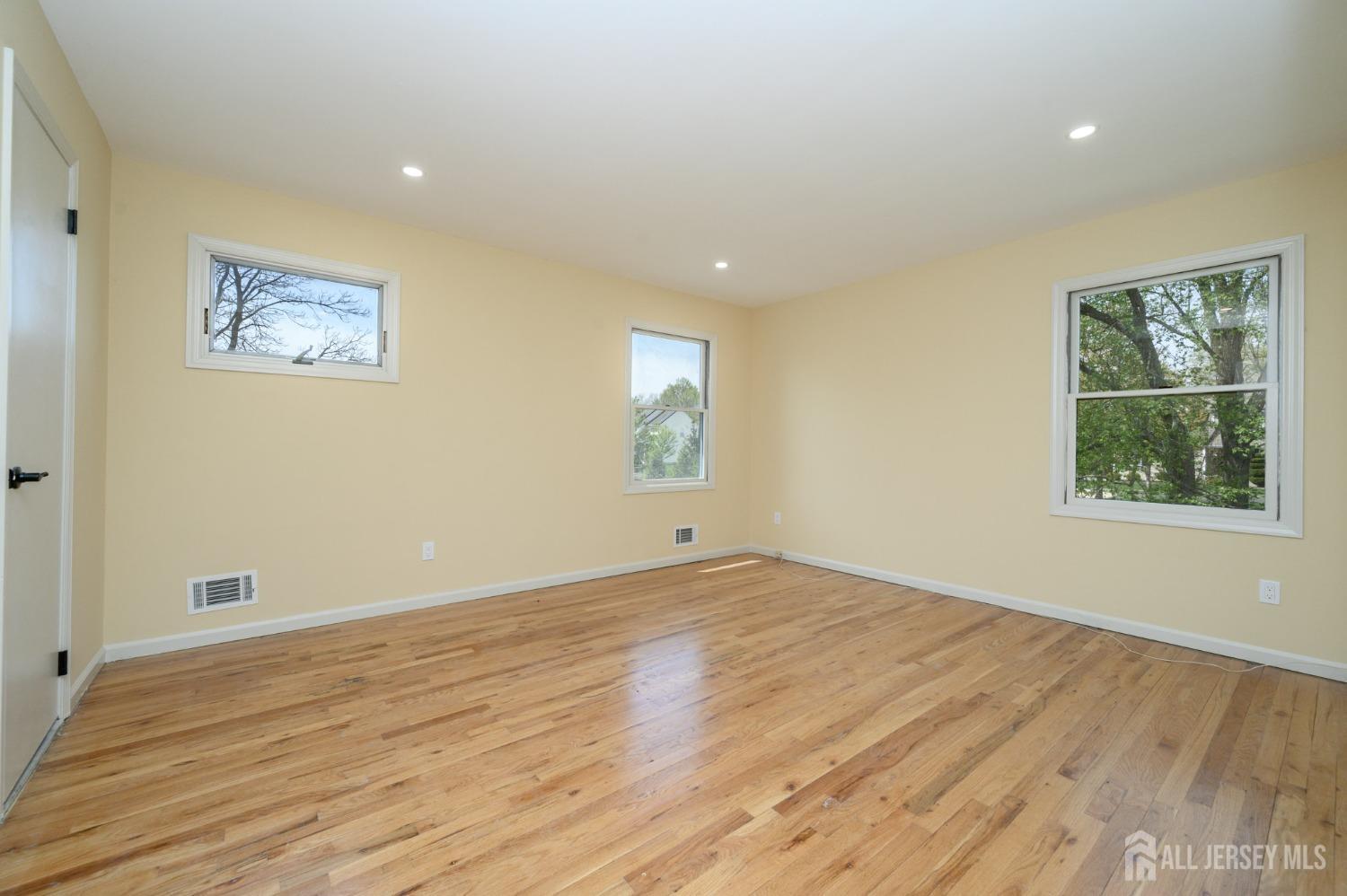 318 Sunnyside Terrace, Bridgewater, New Jersey image 15