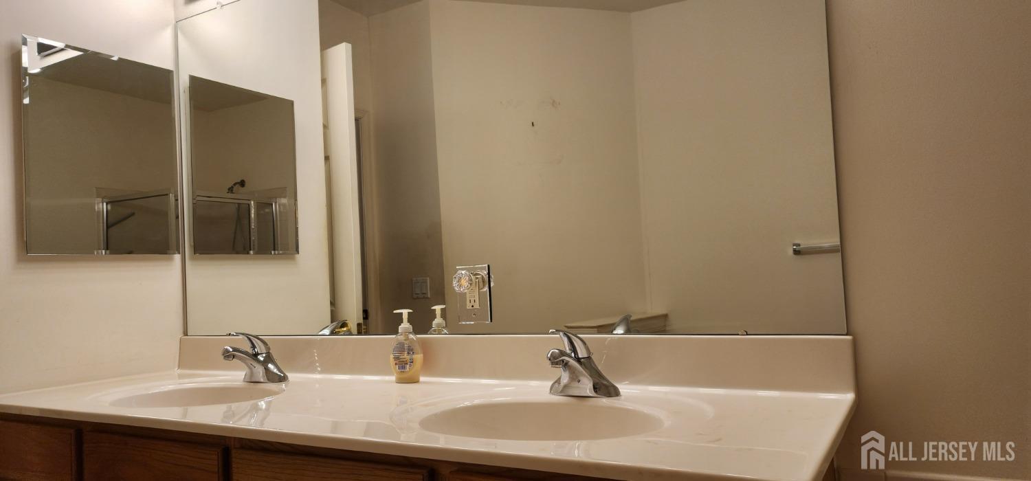 2207 Cedar Village Boulevard, East Brunswick, New Jersey image 18