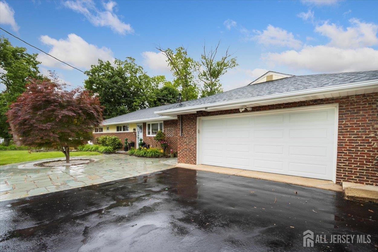 44 Lakeside Drive, Piscataway, New Jersey image 3