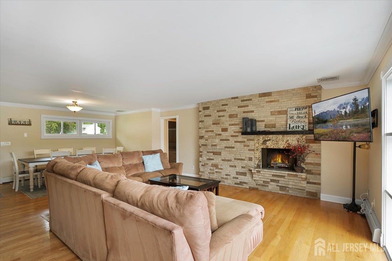 44 Lakeside Drive, Piscataway, New Jersey image 6
