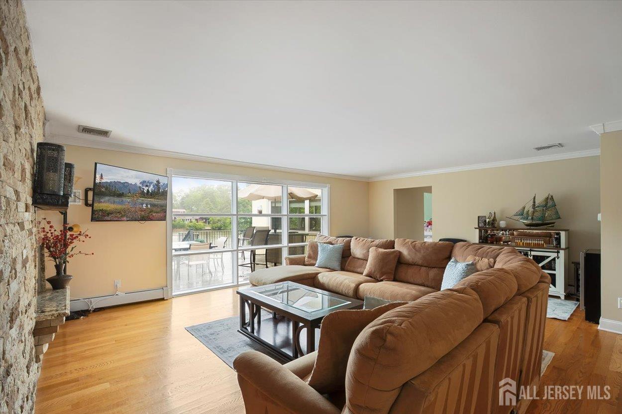 44 Lakeside Drive, Piscataway, New Jersey image 5