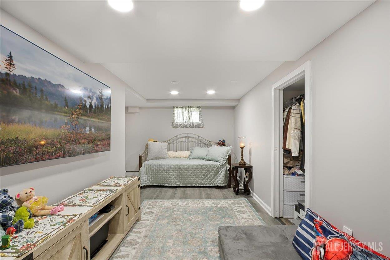 44 Lakeside Drive, Piscataway, New Jersey image 22