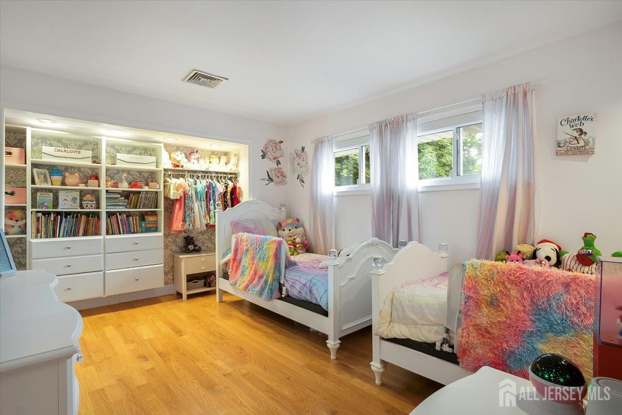 44 Lakeside Drive, Piscataway, New Jersey image 17