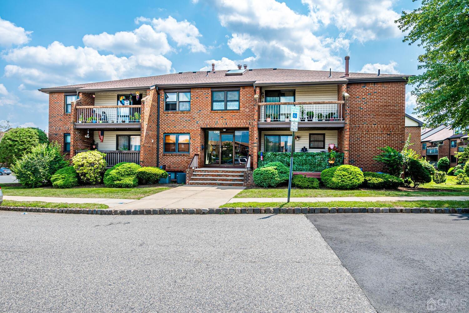 Photo 1 of 24 — 135-C Beverly Hill Terrace, Woodbridge Proper, NJ 07095