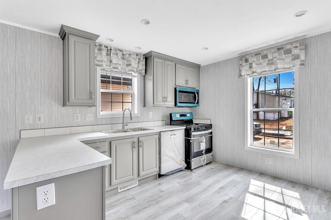 2505 Woodbridge Avenue, Edison, New Jersey image 6
