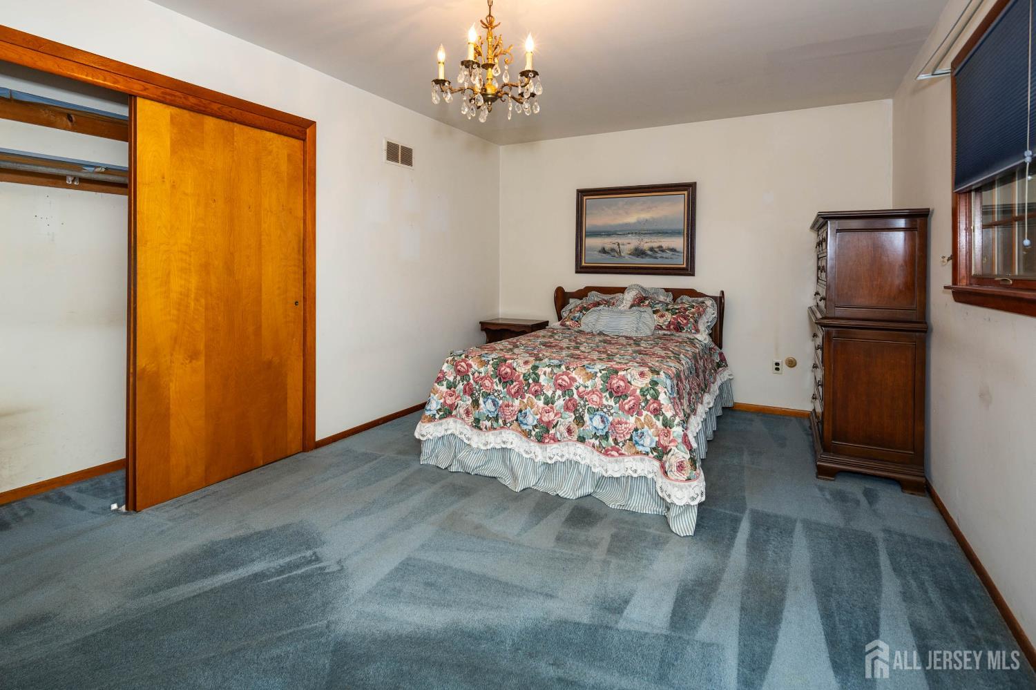 114 Redwood Avenue, Edison, New Jersey image 16