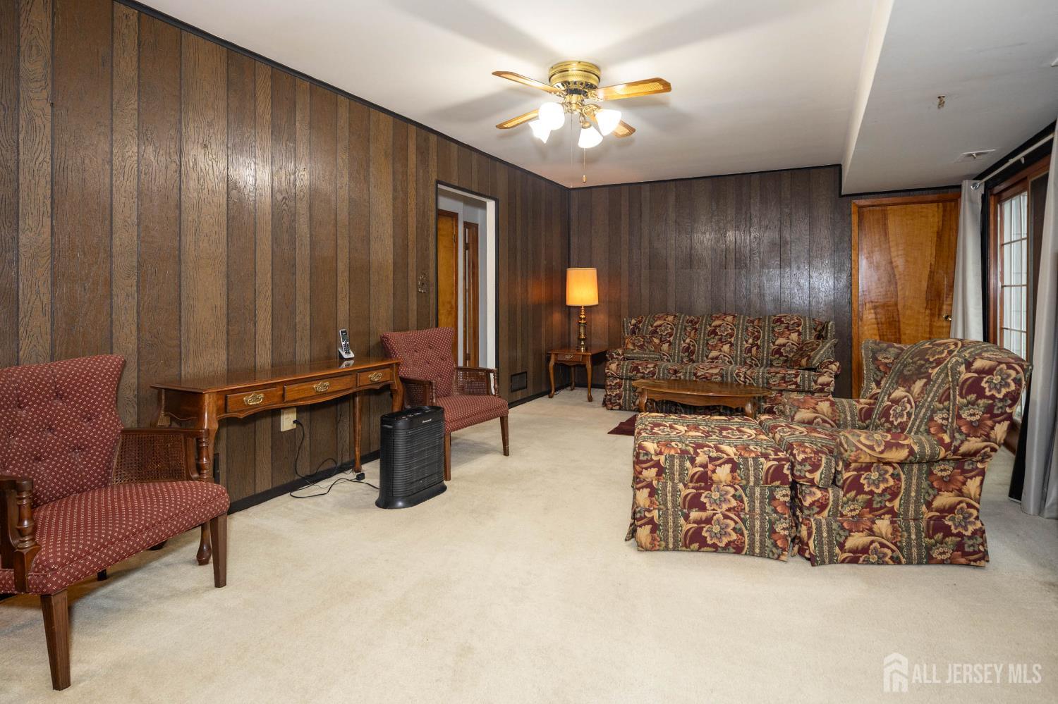 114 Redwood Avenue, Edison, New Jersey image 19