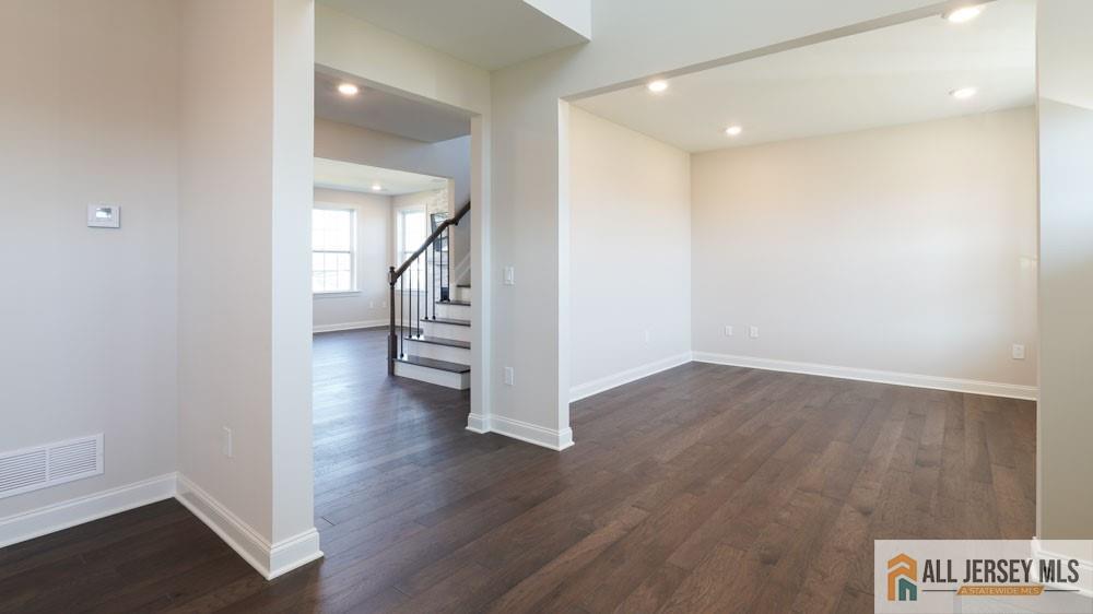 North Brunswick, New Jersey, 08850, United States, 5 Bedrooms Bedrooms, ,4 BathroomsBathrooms,Residential,Contingent,2036388