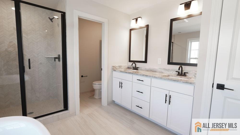 North Brunswick, New Jersey, 08850, United States, 5 Bedrooms Bedrooms, ,4 BathroomsBathrooms,Residential,Contingent,2036388