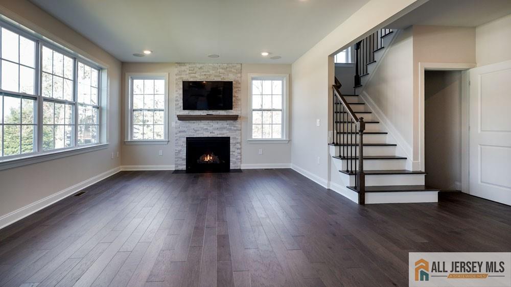 North Brunswick, New Jersey, 08850, United States, 5 Bedrooms Bedrooms, ,4 BathroomsBathrooms,Residential,Contingent,2036388