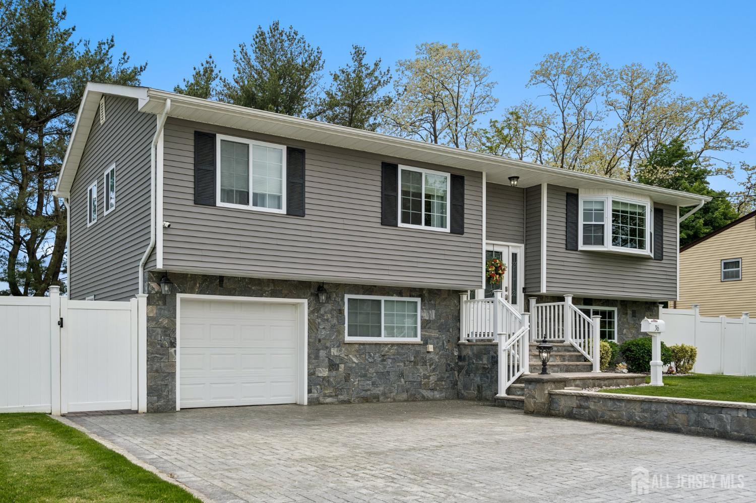 36 Colin Drive