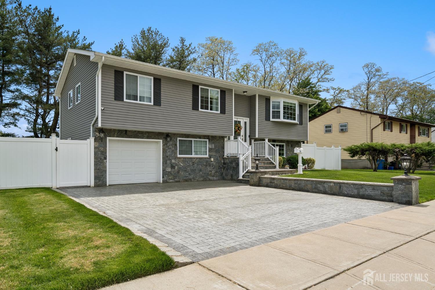 36 Colin Drive