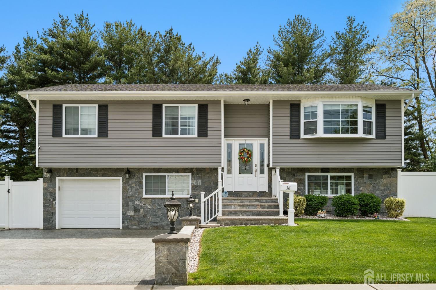 36 Colin Drive