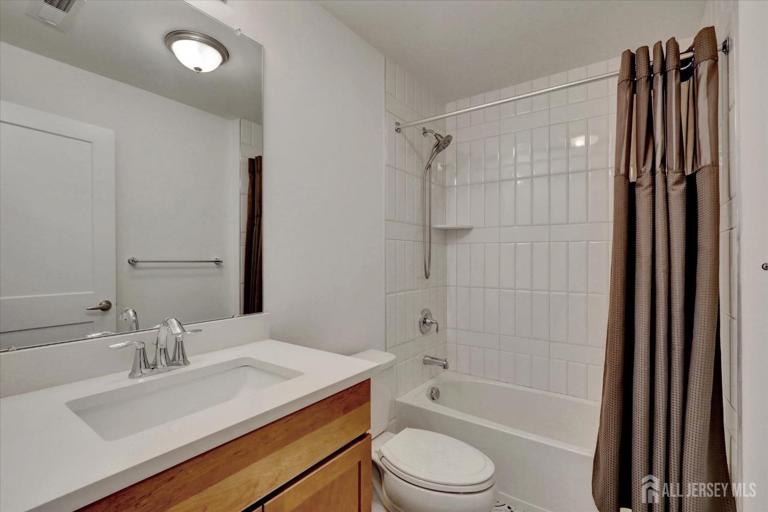 84 Valentino Drive, Old Bridge, New Jersey image 32