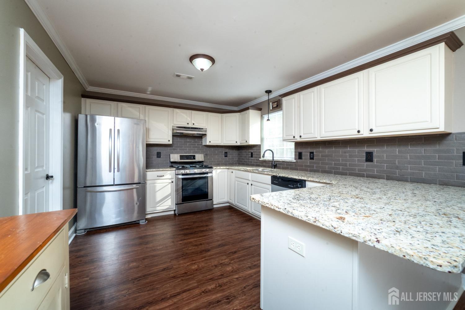 636 Woodland Avenue, South Amboy, New Jersey image 5