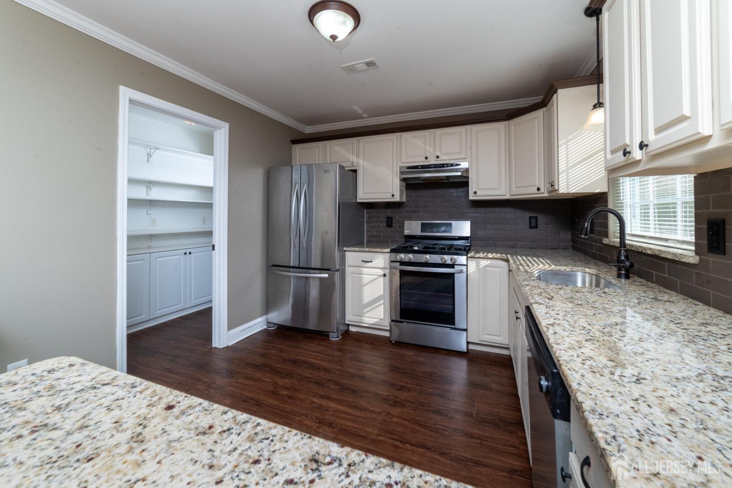 636 Woodland Avenue, South Amboy, New Jersey image 7
