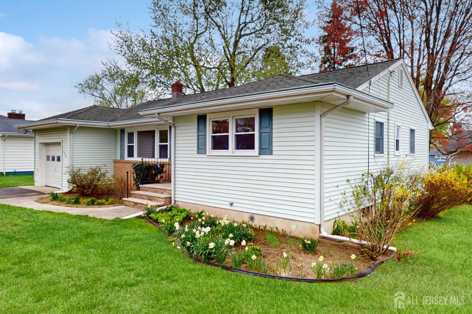 190 S Moetz Drive, Milltown, New Jersey image 2