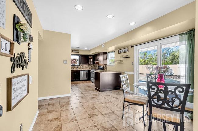 10 Barre Drive, Howell, New Jersey image 17