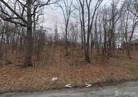 MLS: 2406258R