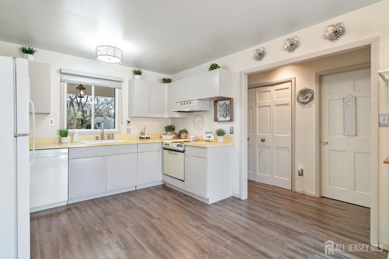 111 Fordham Drive, Aberdeen, New Jersey image 18