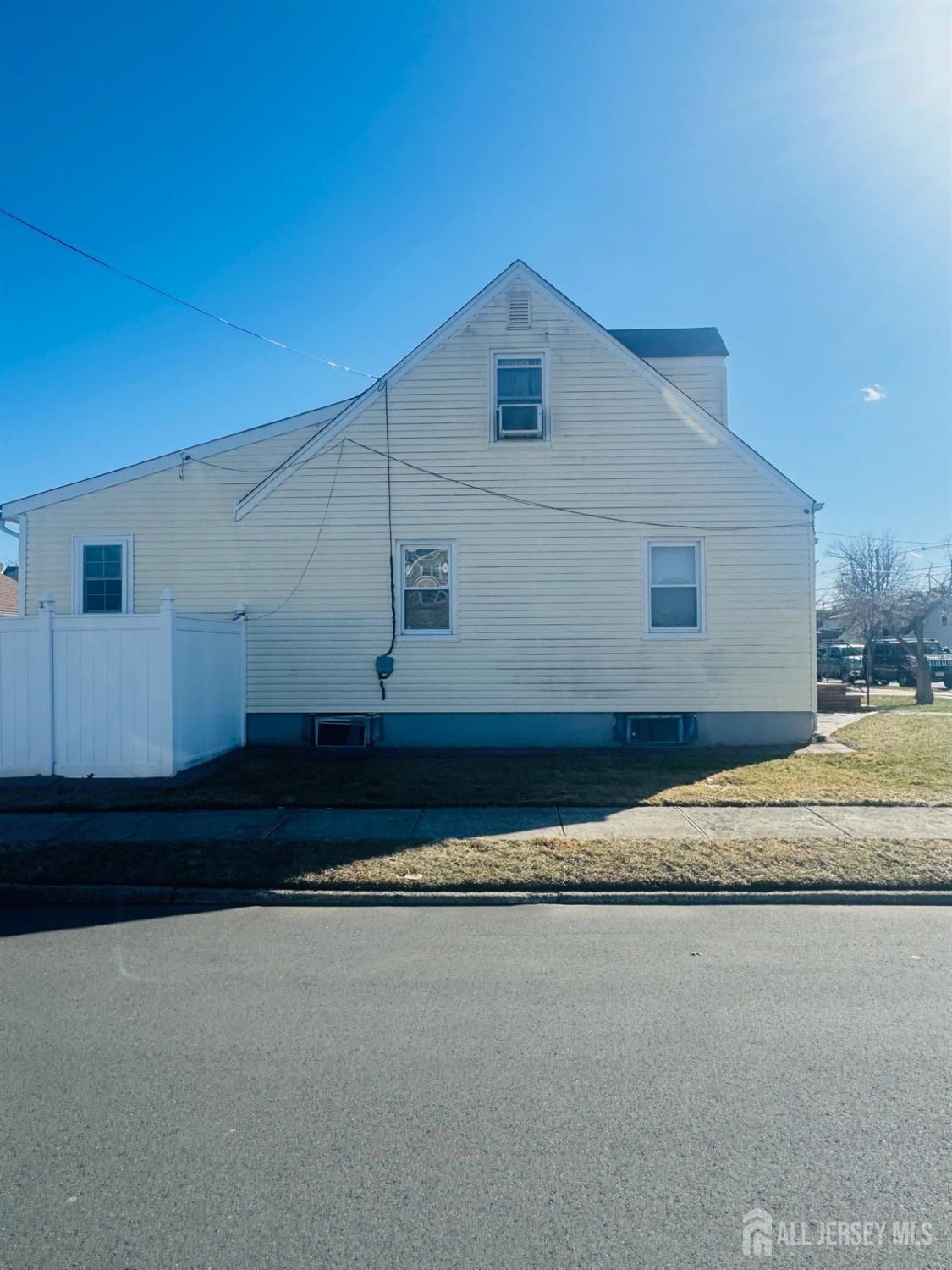 64 Post Boulevard, Carteret, New Jersey image 5
