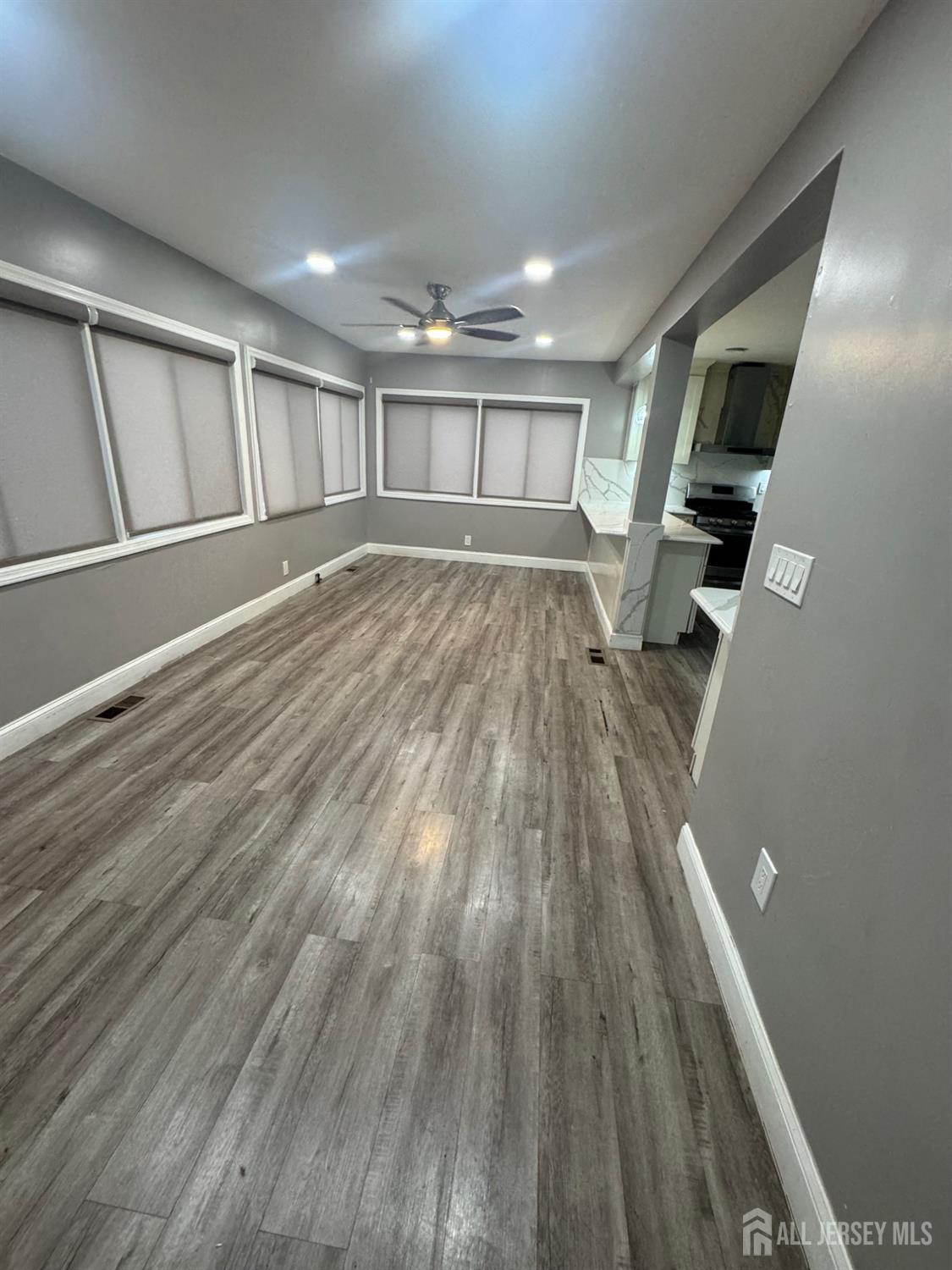 64 Post Boulevard, Carteret, New Jersey image 12