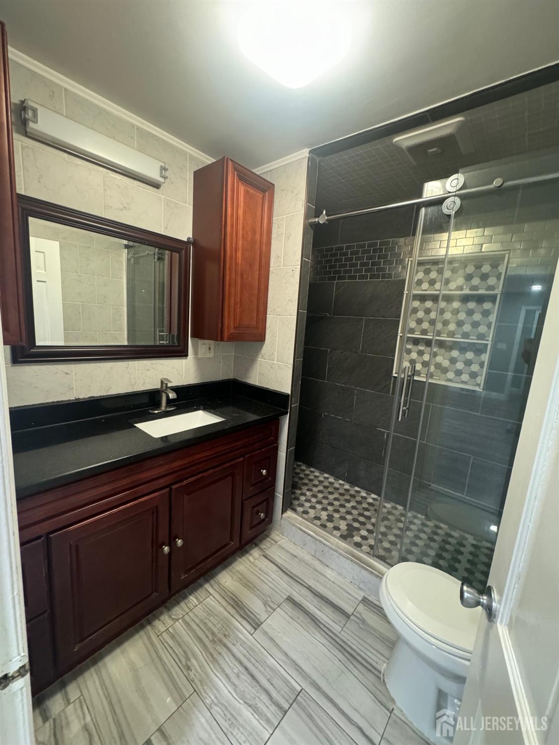 64 Post Boulevard, Carteret, New Jersey image 9