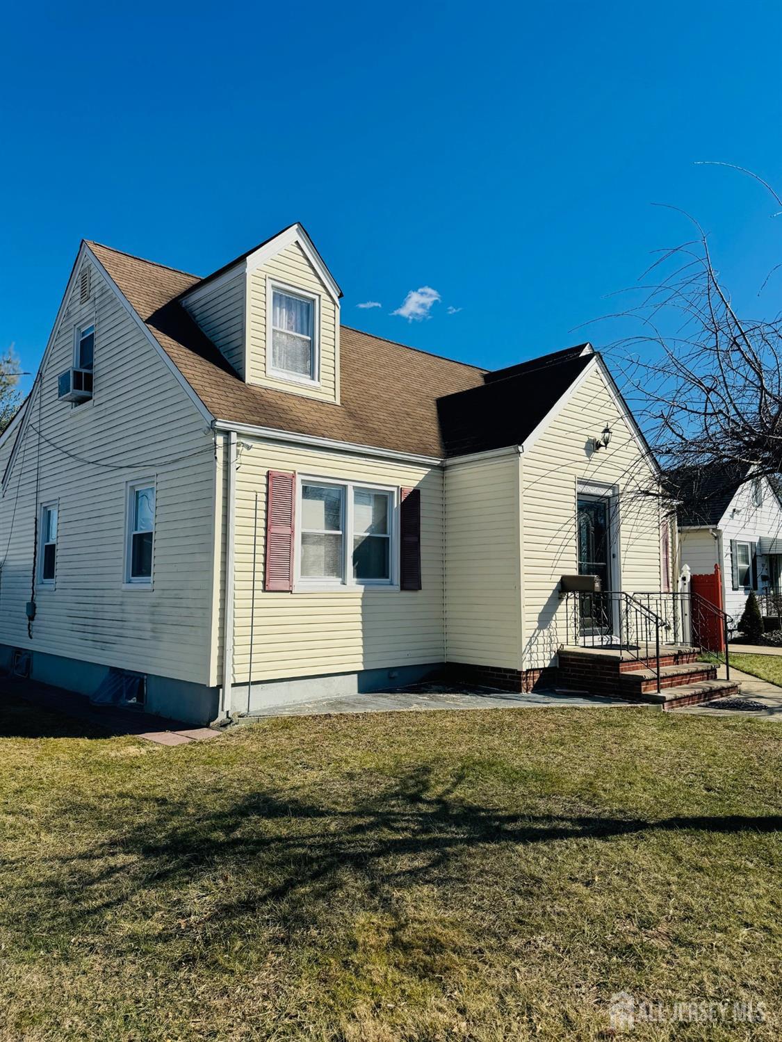64 Post Boulevard, Carteret, New Jersey image 3