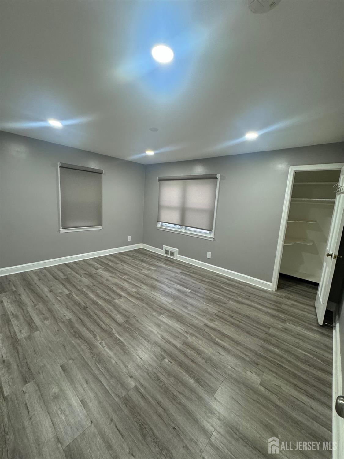 64 Post Boulevard, Carteret, New Jersey image 8