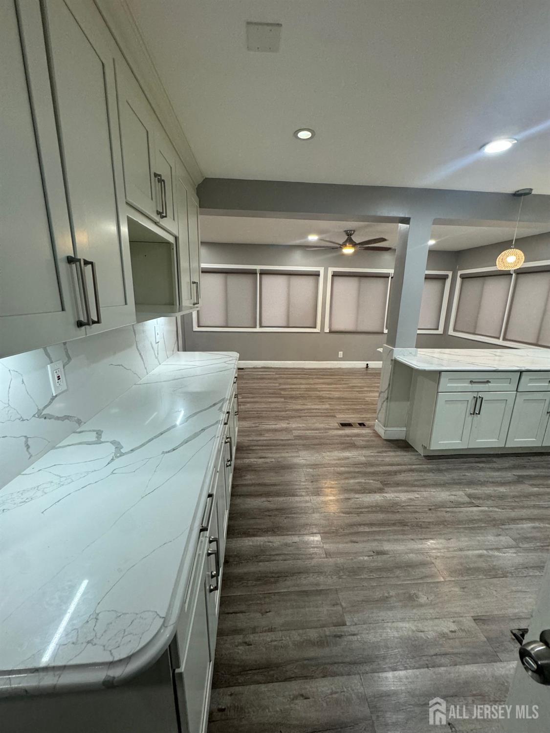 64 Post Boulevard, Carteret, New Jersey image 14